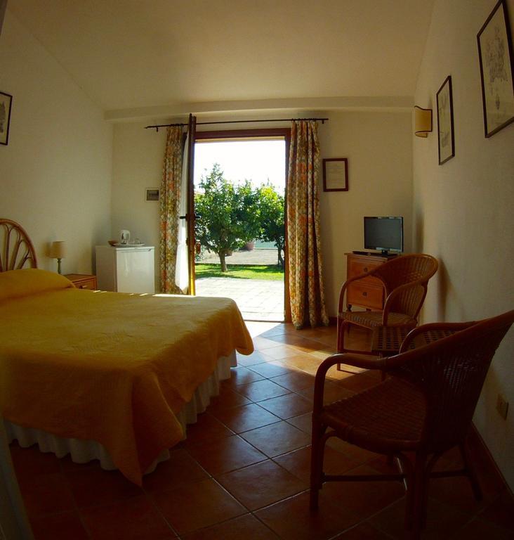 Agriturismo Valle Siriaca Кастельнуово-ди-Порто Экстерьер фото