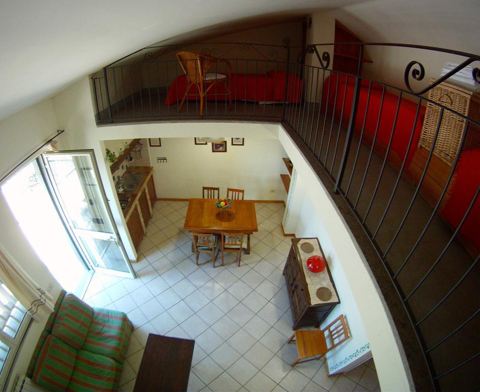 Agriturismo Valle Siriaca Кастельнуово-ди-Порто Экстерьер фото