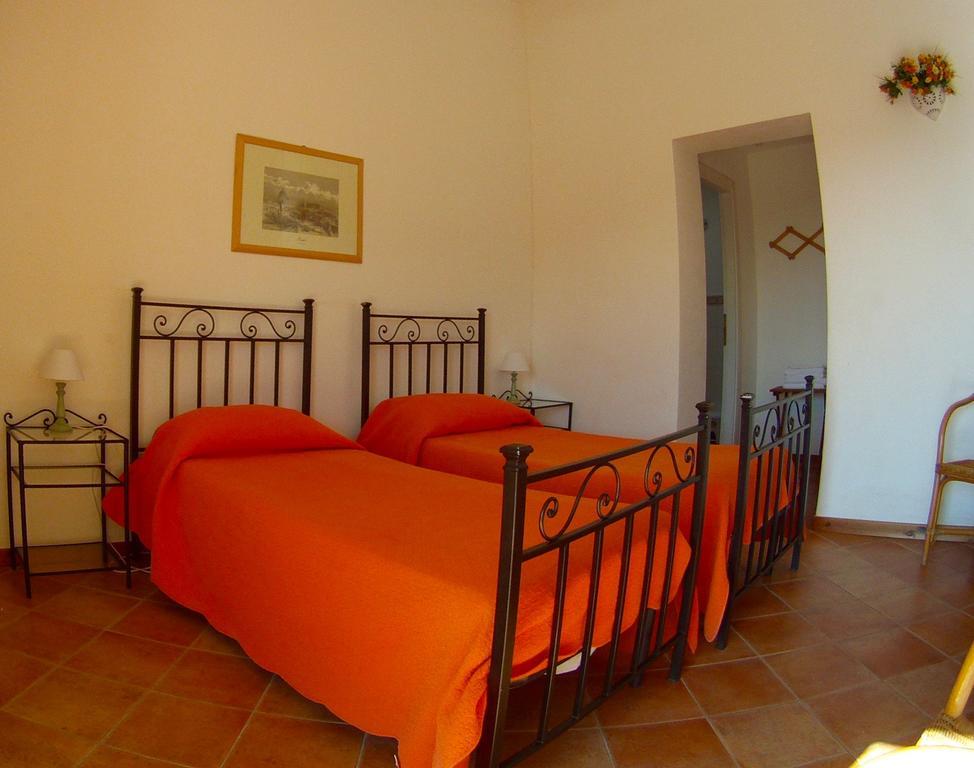 Agriturismo Valle Siriaca Кастельнуово-ди-Порто Экстерьер фото