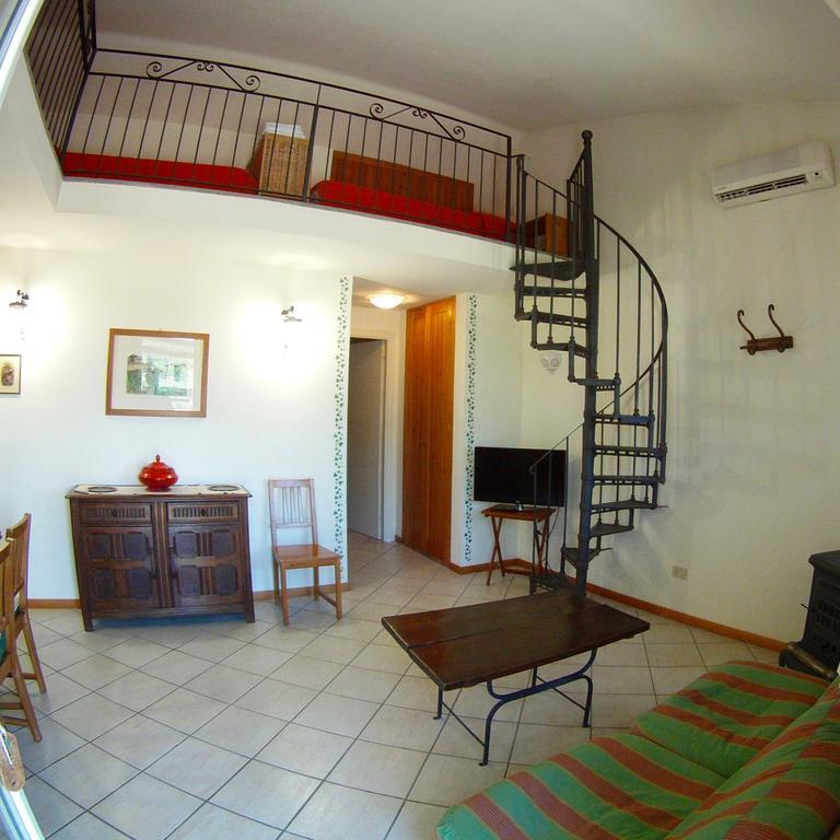 Agriturismo Valle Siriaca Кастельнуово-ди-Порто Экстерьер фото