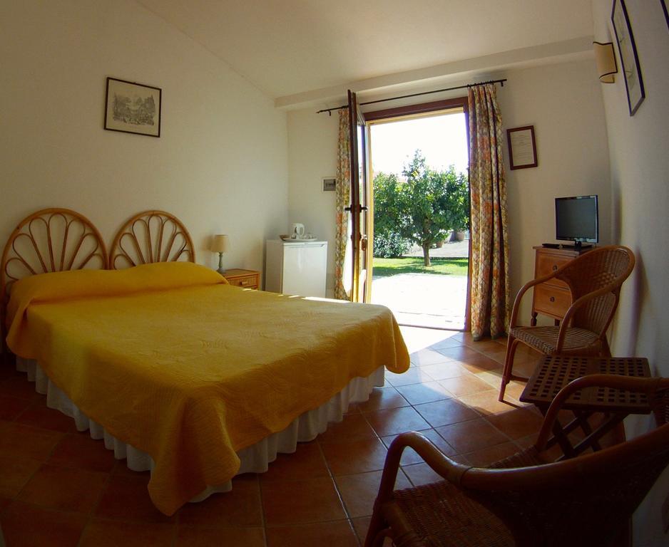 Agriturismo Valle Siriaca Кастельнуово-ди-Порто Экстерьер фото