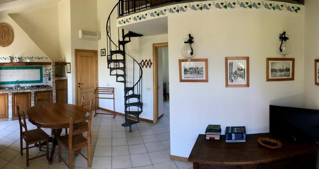 Agriturismo Valle Siriaca Кастельнуово-ди-Порто Экстерьер фото