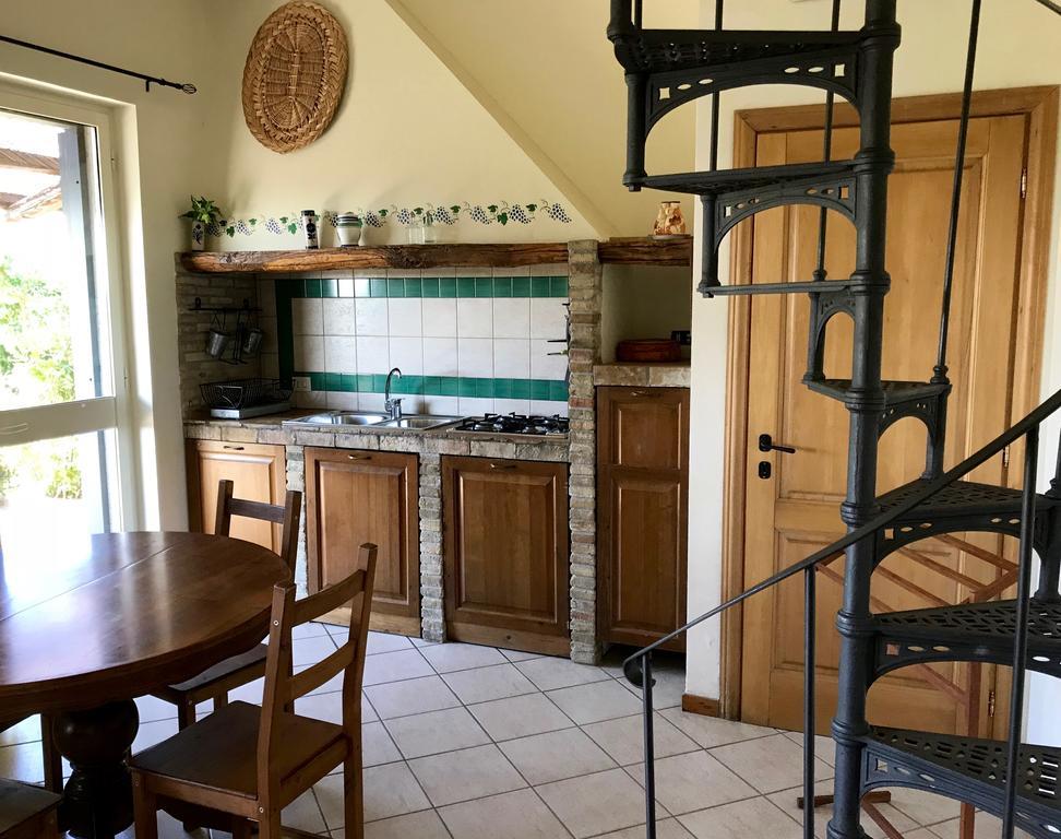 Agriturismo Valle Siriaca Кастельнуово-ди-Порто Экстерьер фото