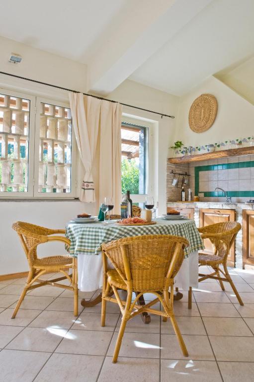 Agriturismo Valle Siriaca Кастельнуово-ди-Порто Экстерьер фото